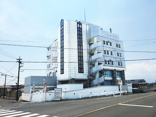 ホテル RR (ルル)